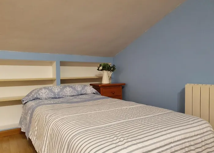 ático Muy Luminoso Con Parking, *