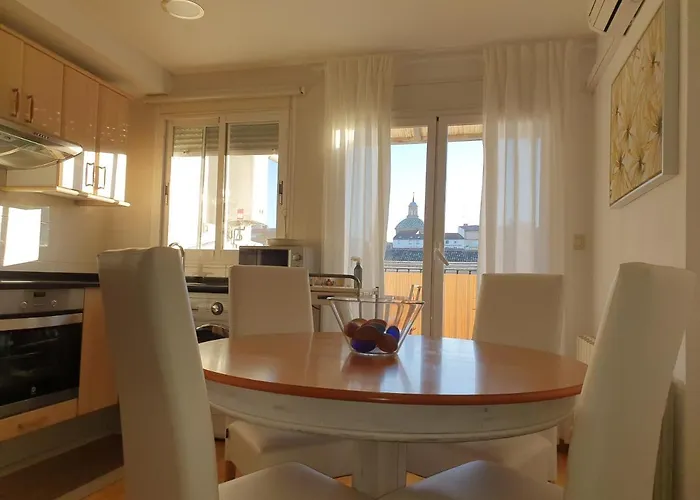 ático Muy Luminoso Con Parking, * Saragoça